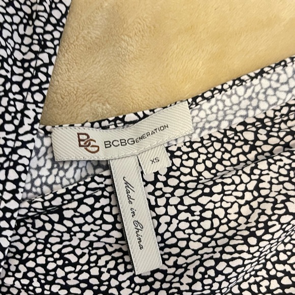 BCBGeneration Wrap Front Open Back Long Sleeve Dress XS - Picture 4 of 5